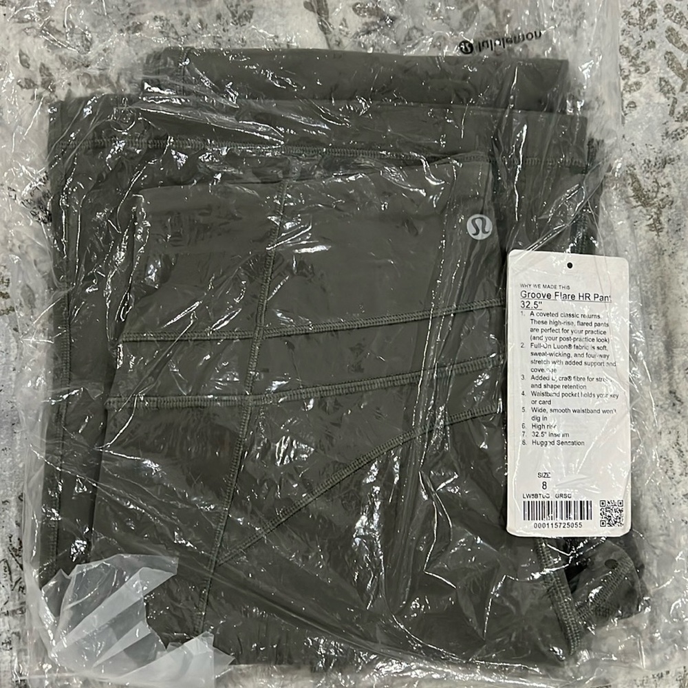Brand new w/tag Lululemon size 8 groove flare HR pant 32.5 greenish gray color
